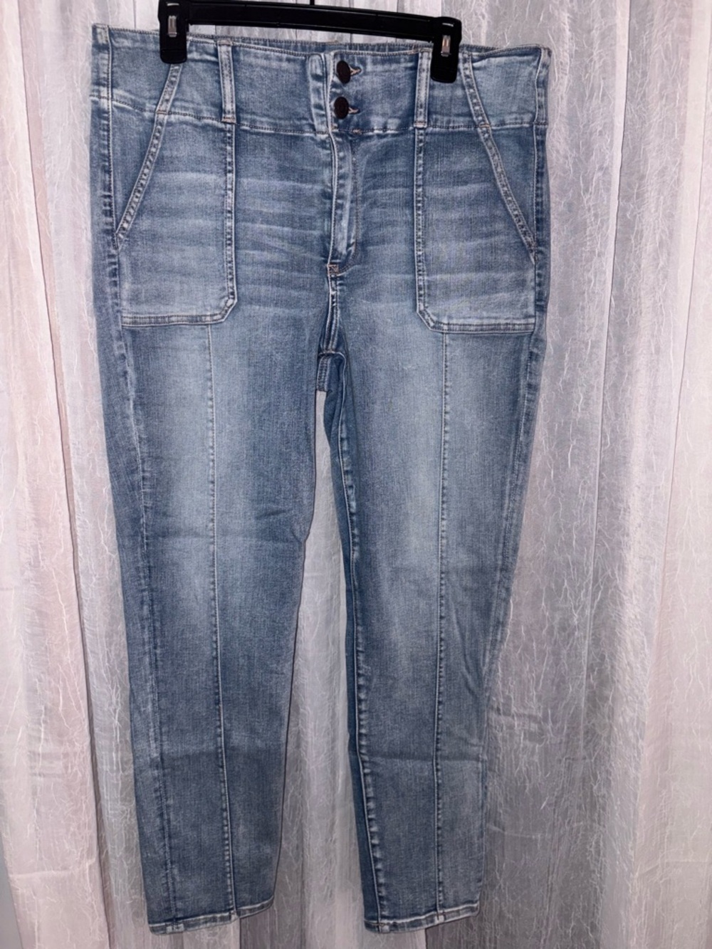 American Eagle Outfitters Light Blue Denim Jeans